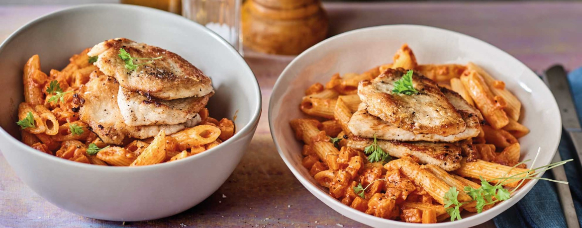 Schweineschnitzelchen auf würziger Tomaten-Karotten-Sauce und Penne für 4 Personen von lidl-kochen.de