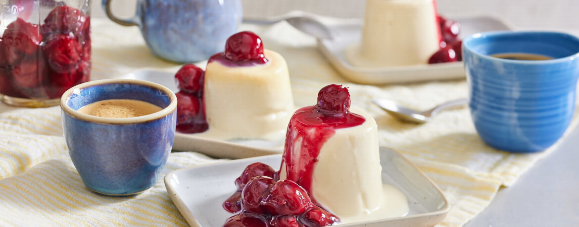 Marzipan-Panna cotta mit Kirschen - Rezept | LIDL Kochen