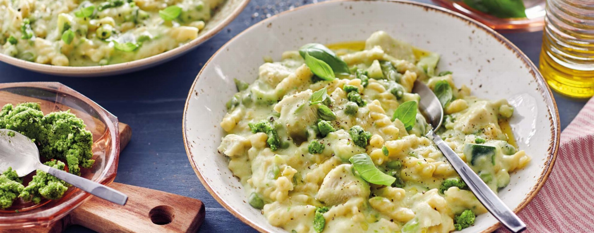 One Pot Pasta mit Hähnchen und Zucchini für 4 Personen von lidl-kochen.de