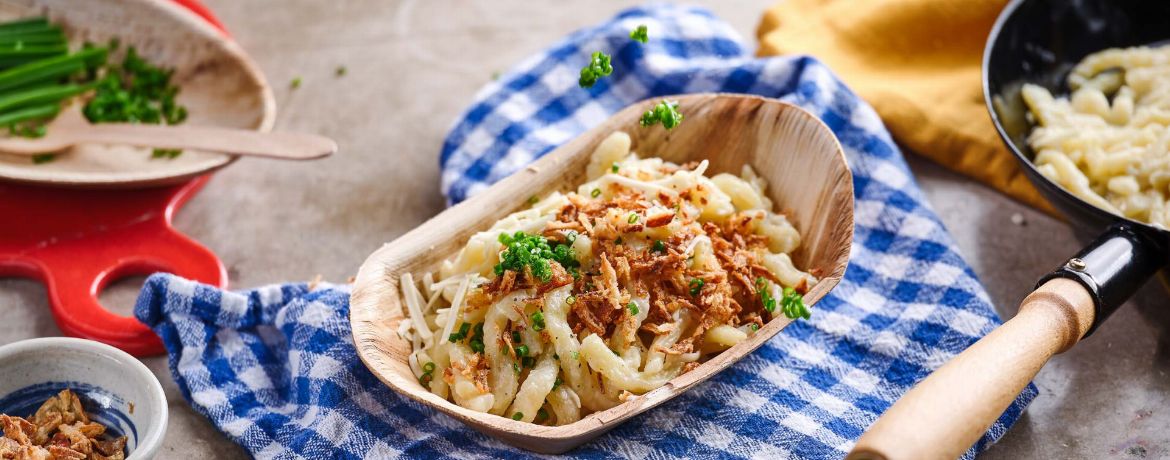 Vegane Käsespätzle mit Röstzwiebeln und Schnittlauch für 4 Personen von lidl-kochen.de