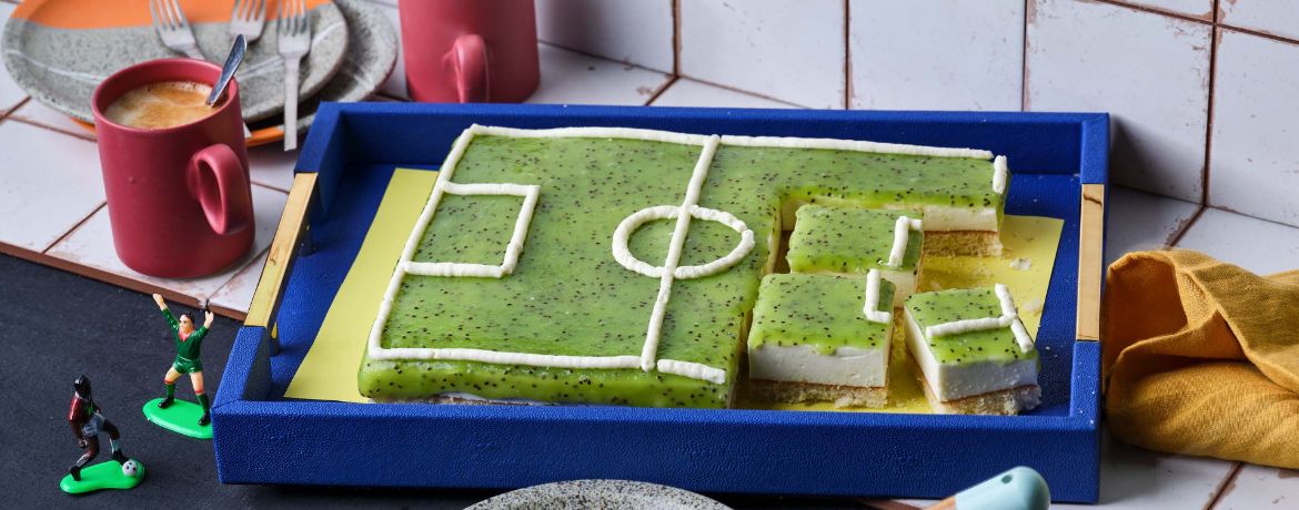 Fußball-Torte mit Kiwi-Topping für 15 Personen von lidl-kochen.de