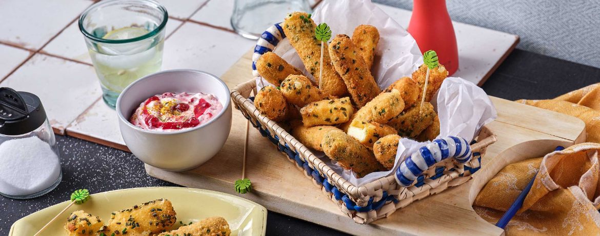 Knusprige Gouda-Sticks mit Preiselbeer-Curry-Dip für 4 Personen von lidl-kochen.de