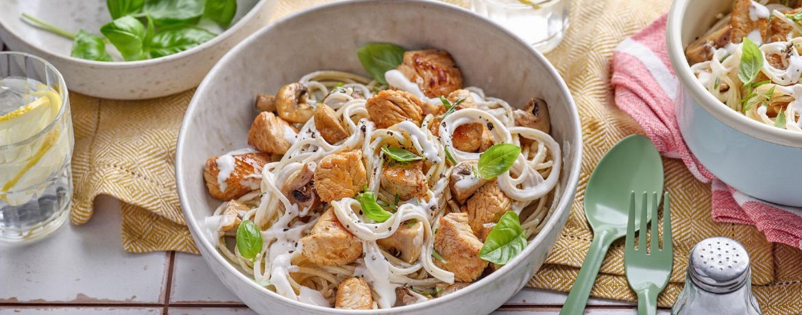 Pasta in cremiger Puten-Champignon-Sauce für 4 Personen von lidl-kochen.de