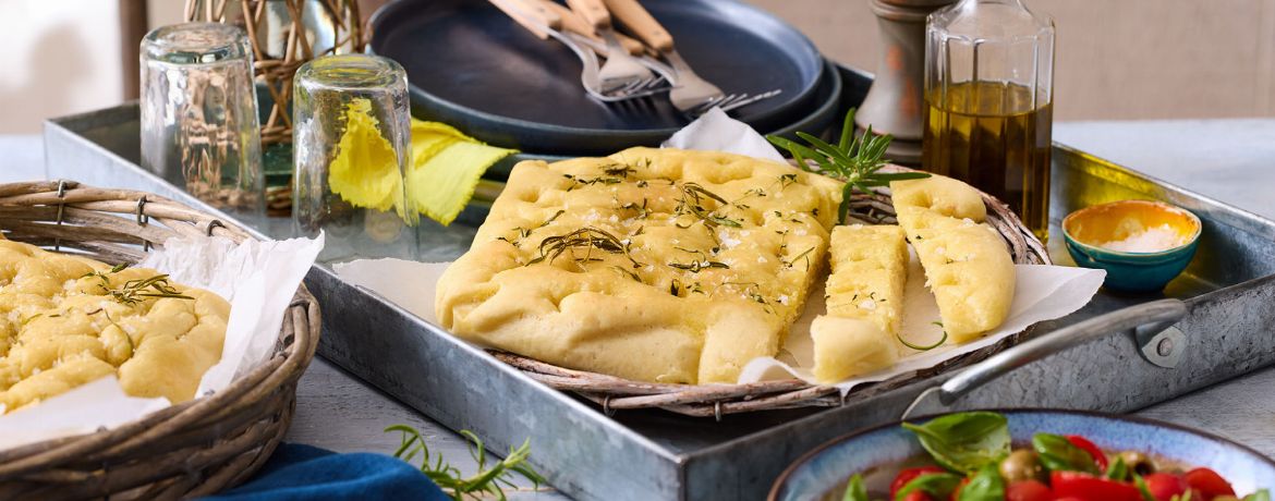 Focaccia mit Rosmarin und Thymian aus der Heißluftfritteuse für 4 Personen von lidl-kochen.de