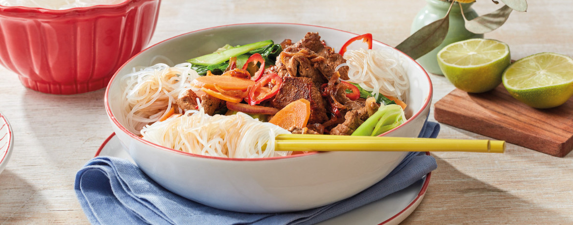 Asiatisches Rindfleisch mit Glasnudeln und Gemüse für 4,5 Personen von lidl-kochen.de