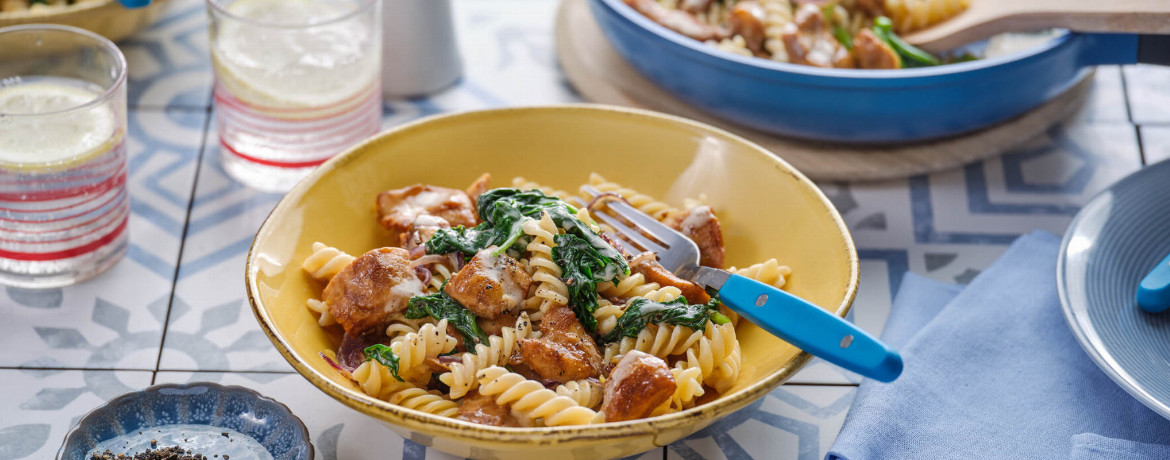 Pasta mit Spinat und veganen Chunks Chicken-Style für 4 Personen von lidl-kochen.de