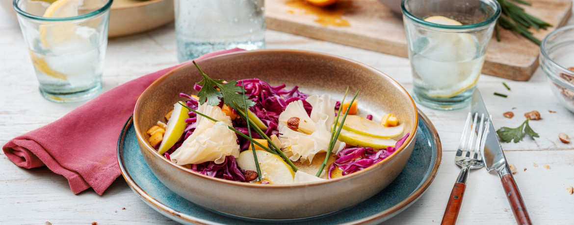 Apfel-Rotkohl-Salat mit Tête de Moine für 4 Personen von lidl-kochen.de