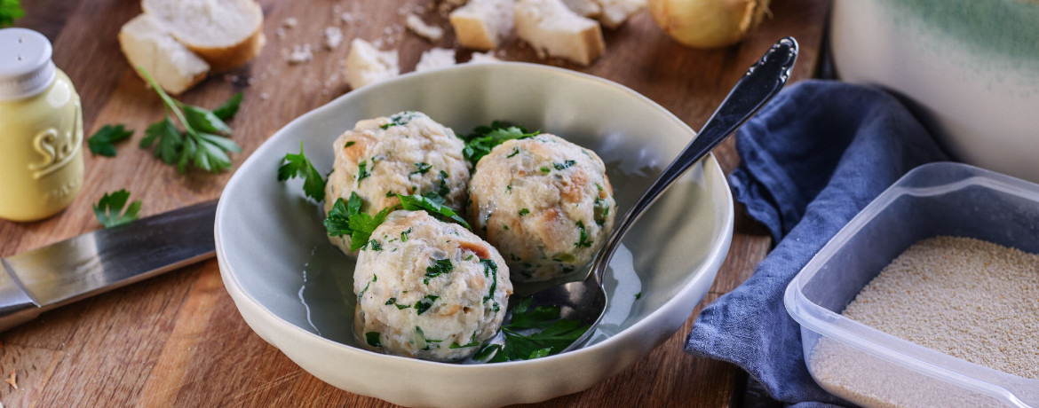 Semmelknödel Grundrezept für 4 Personen von lidl-kochen.de