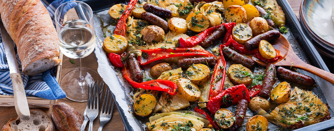 One-Tray-Cabbage mit Merguez und Sesam-Vinaigrette für 4 Personen von lidl-kochen.de