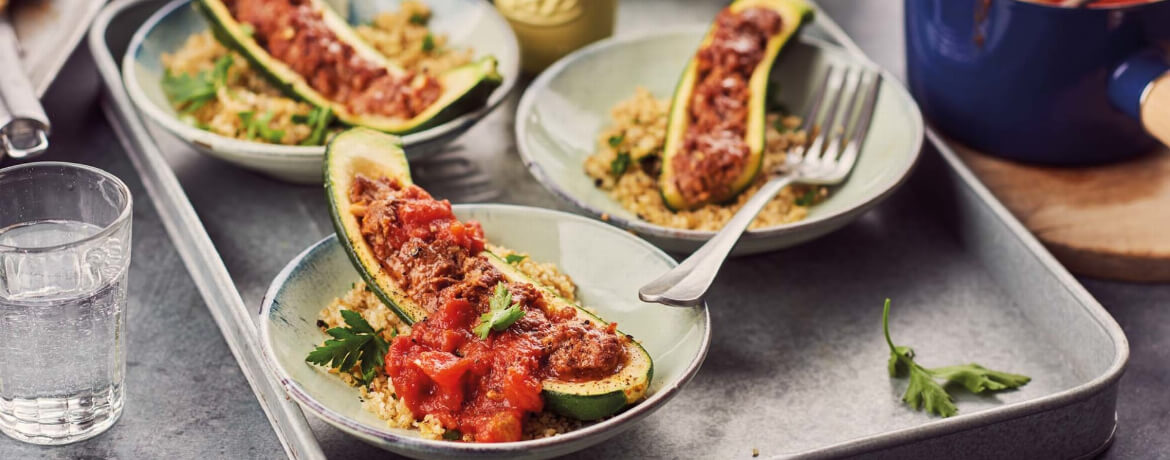 Gefüllte Zucchini mit Tomatensauce - Rezept | LIDL Kochen