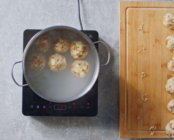 Gulasch mit Knödel und Karotten - Rezept | LIDL Kochen