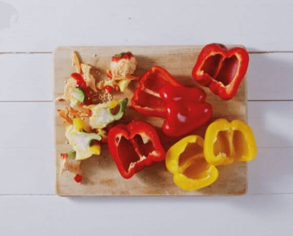 Dies ist Schritt Nr. 1 der Anleitung, wie man das Rezept Paella mit veganen Chicken Chunks und Erbsen zubereitet.