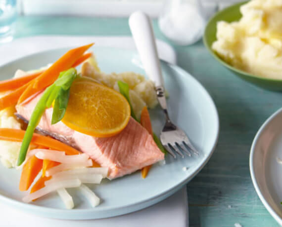 [Schnell &amp; einfach] Gedämpfter Lachs mit Kohlrabigemüse und Meerrettich ...