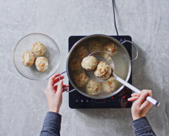 Gulasch mit Knödel und Karotten - Rezept | LIDL Kochen